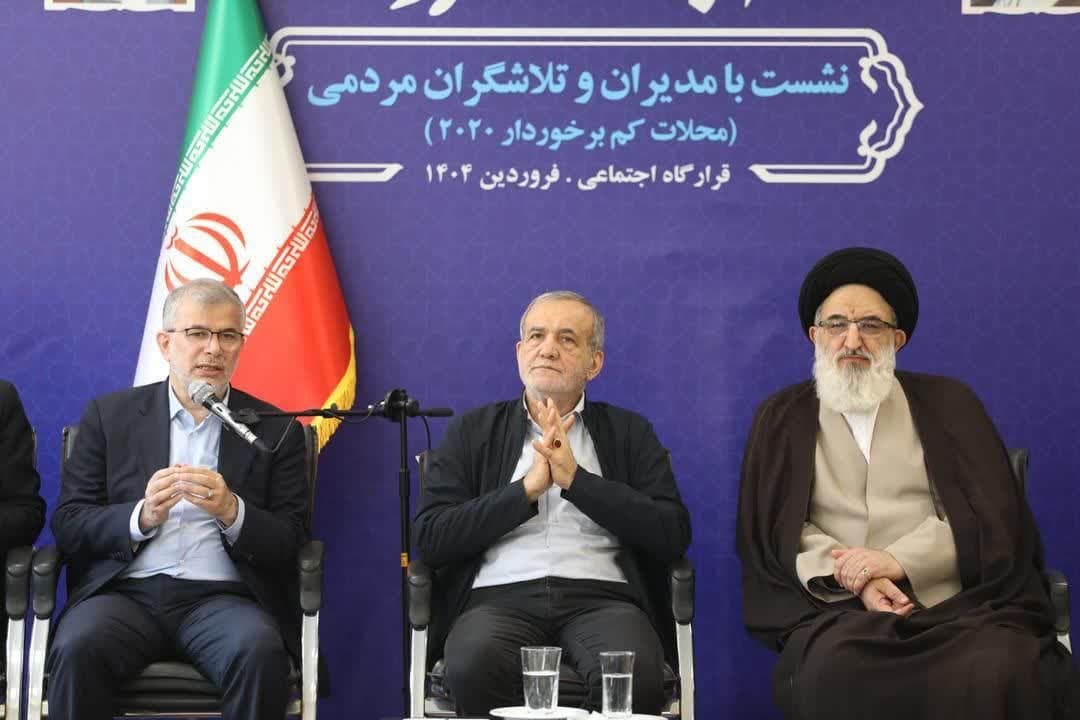 منتظر دولت نمانیم، خود مردم می‌توانند کشور را بسازند