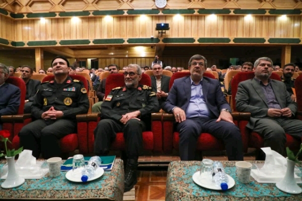 فرمانده انتظامی یزد معرفی شد/ تأکید فراجا بر تغییر راهبرد پلیس در برابر تهدیدهای نوین+ تصاویر فرمانده انتظامی یزد معرفی شد/ تأکید فراجا بر تغییر راهبرد پلیس در برابر تهدیدهای نوین+ تصاویر