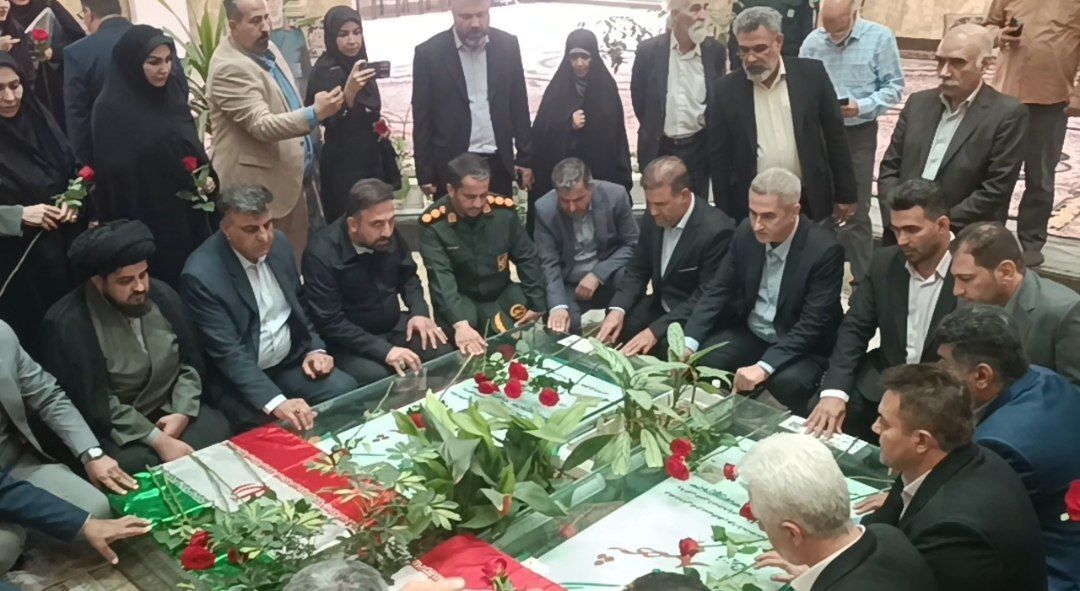 تجدید میثاق مسئولان پردیس پردیس با آرمان‌های شهدا در آیین غبارروبی مزار شهدا