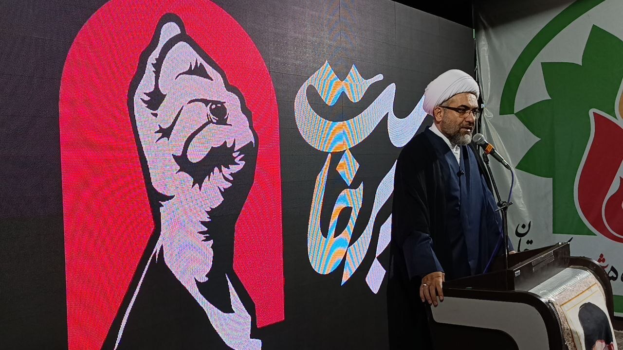 غفلت از خدا، بصیرت انسان را می‌گیرد+فیلم