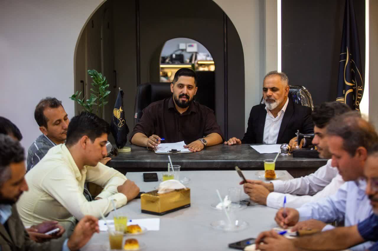 توسعه پوشاک ایرانیـاسلامی با تکیه بر ظرفیت تولیدکنندگان داخلی در قم توسعه پوشاک ایرانیـاسلامی با تکیه بر ظرفیت تولیدکنندگان داخلی در قم