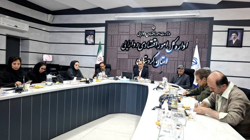 تنها ۷.۵ درصد از منابع درآمدی کردستان در اختیار مدیریت استان قرار می‌گیرد/ مدیران اجرایی اراده‌ای برای اجرای طرح مولدسازی املاک مازاد دولتی ندارند